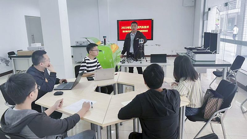 全日制焊工培训与周末班：哪种更适合你的时间安排？**