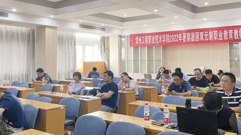 成都叉车培训周末班：掌握技能，开启职业新篇章